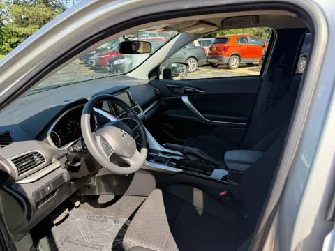 More photos of 2020 Mitsubishi Eclipse Cross 4d SUV FWD ES at 5 Star Auto Plaza - St. Louis, MO