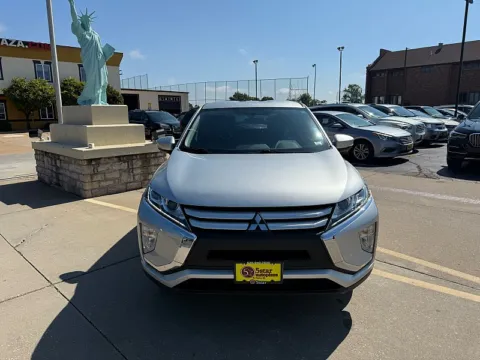 More photos of 2020 Mitsubishi Eclipse Cross 4d SUV FWD ES at 5 Star Auto Plaza - St. Louis, MO