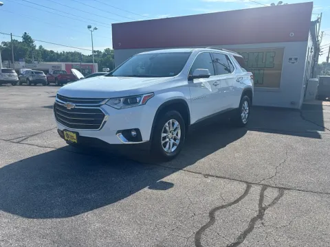 Photos of 2020 Chevrolet Traverse 4d SUV FWD LT Cloth w/2FL for sale in St. Louis, MO at 5 Star Auto Plaza - St. Louis
