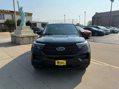 Photos of 2022 Ford Explorer Base 4WD for sale in St. Louis, MO at 5 Star Auto Plaza - St. Louis