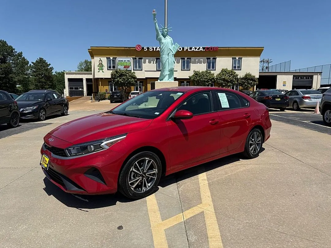 2023 Kia Forte LX IVT