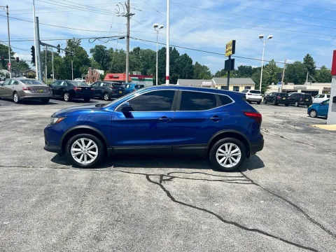 Photos of 2017 Nissan Rogue Sport 4d SUV AWD S for sale in St. Louis, MO at 5 Star Auto Plaza - St. Louis