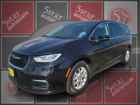 Black 2023 Chrysler Pacifica Touring L FWD for sale in St. Louis, MO