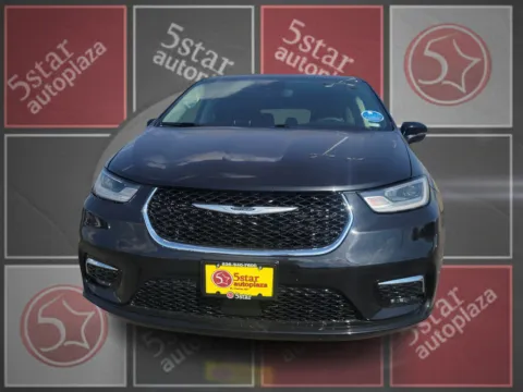 Photos of 2023 Chrysler Pacifica Touring L FWD for sale in St. Louis, MO at 5 Star Auto Plaza - St. Louis