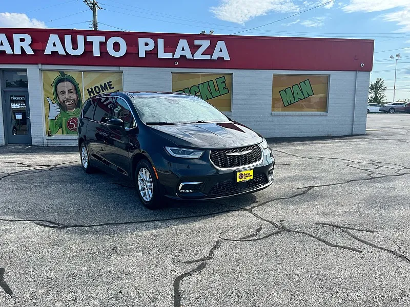 Black 2023 Chrysler Pacifica Touring L FWD for sale in St. Louis, MO