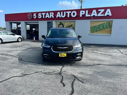 More photos of 2023 Chrysler Pacifica Touring L FWD at 5 Star Auto Plaza - St. Louis, MO