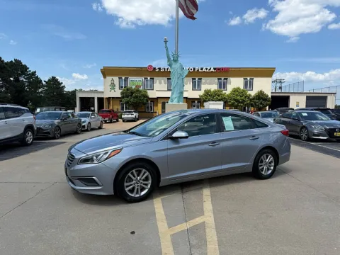 Photos of 2017 Hyundai Sonata 4d Sedan for sale in St. Louis, MO at 5 Star Auto Plaza - St. Louis