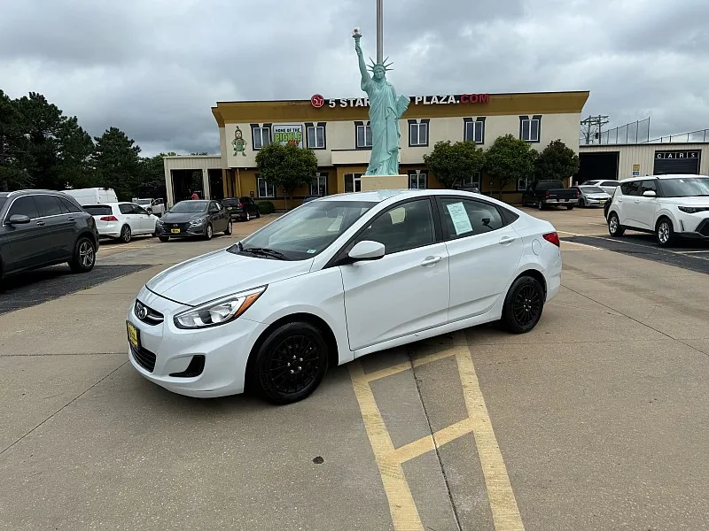 2017 Hyundai Accent 4d Sedan SE Auto