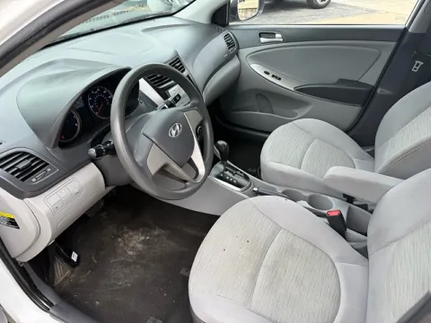 More photos of 2017 Hyundai Accent 4d Sedan SE Auto at 5 Star Auto Plaza - St. Louis, MO