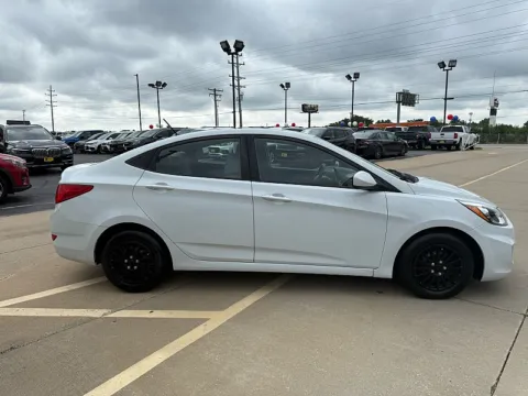 Another view of 2017 Hyundai Accent 4d Sedan SE Auto for sale in St. Louis, MO at 5 Star Auto Plaza - St. Louis