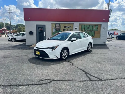 White 2023 Toyota Corolla LE CVT for sale in St. Louis, MO