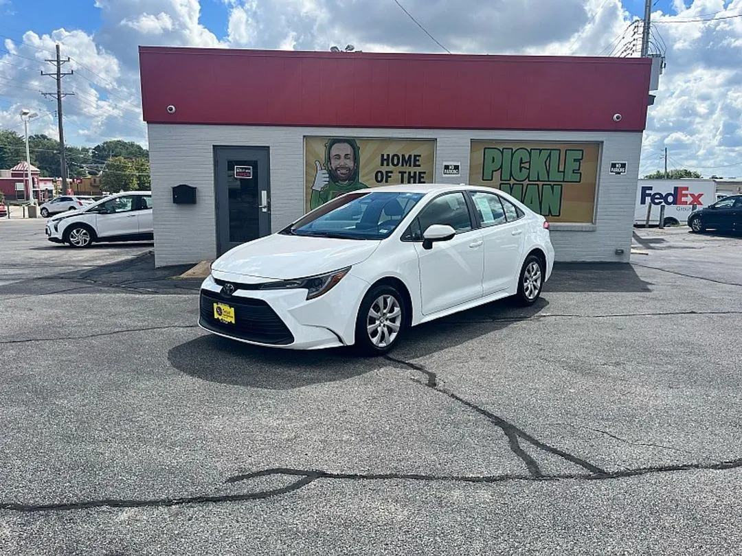 White 2023 Toyota Corolla LE CVT for sale in St. Louis, MO