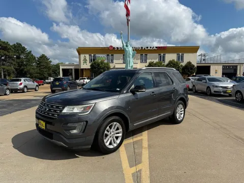 Silver 2016 Ford Explorer 4d SUV FWD XLT Ecoboost for sale in St. Louis, MO