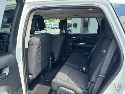 Another view of 2018 Dodge Journey 4d SUV FWD SE for sale in St. Louis, MO at 5 Star Auto Plaza - St. Louis