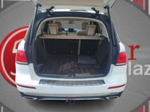 More photos of 2018 Mercedes-Benz GLE-Class 4d SUV GLE350 4matic at 5 Star Auto Plaza - St. Louis, MO