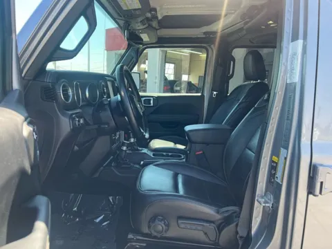 More photos of 2020 Jeep Wrangler Unlimited 4d SUV 4WD Sahara at 5 Star Auto Plaza - St. Louis, MO
