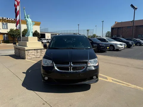 Photos of 2020 Dodge Grand Caravan 4d Wagon SXT for sale in St. Louis, MO at 5 Star Auto Plaza - St. Louis