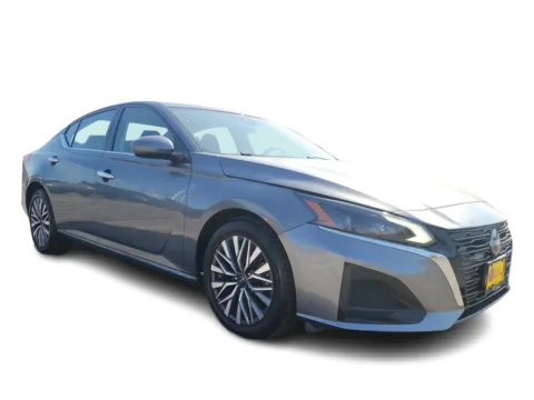 Another view of 2023 Nissan Altima 2.5 SV Sedan for sale in St. Louis, MO at 5 Star Auto Plaza - St. Louis