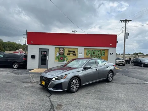 Gray 2023 Nissan Altima 2.5 SV Sedan for sale in St. Louis, MO