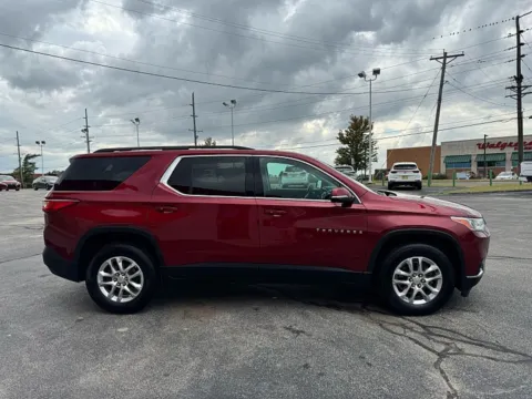 More photos of 2021 Chevrolet Traverse FWD 4dr LT Cloth w/1LT at 5 Star Auto Plaza - St. Louis, MO