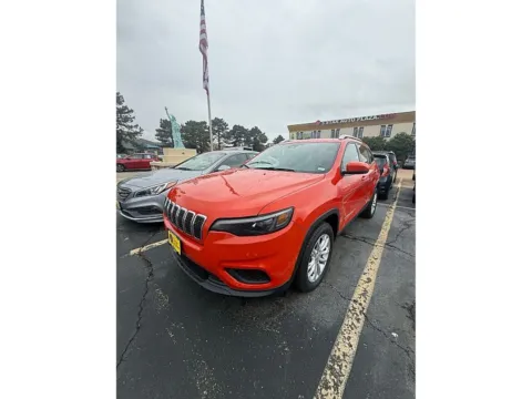 Orange 2021 Jeep Cherokee Latitude FWD for sale in St. Louis, MO