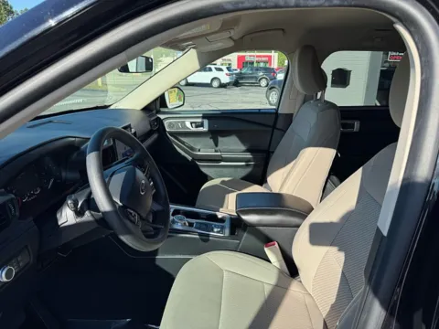 More photos of 2022 Ford Explorer Base 4WD at 5 Star Auto Plaza - St. Louis, MO
