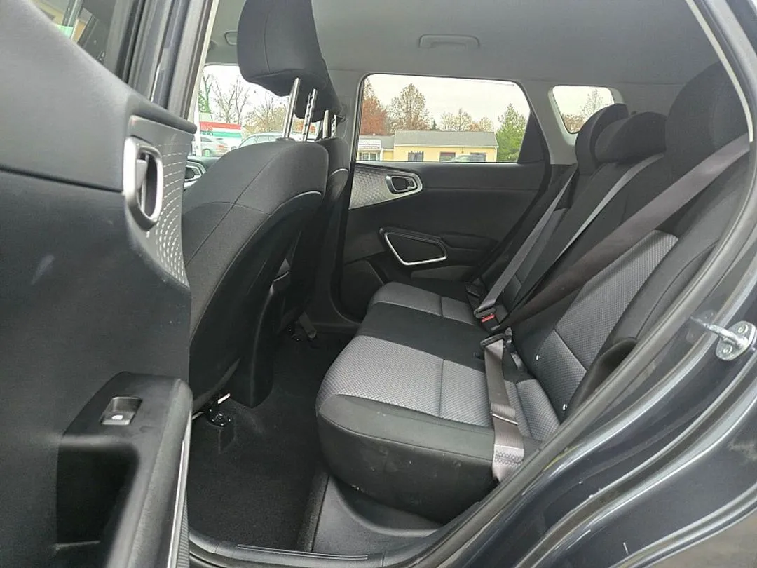 2024 Kia Soul LX's photo