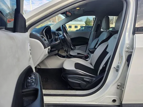 White 2021 Jeep Compass Latitude 4x4 for sale in St. Louis, MO