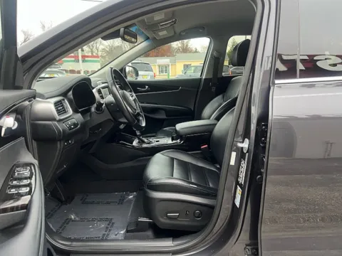More photos of 2019 Kia Sorento 4d SUV FWD EX at 5 Star Auto Plaza - St. Louis, MO