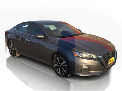 Another view of 2021 Nissan Altima 2.5 SV Sedan for sale in St. Louis, MO at 5 Star Auto Plaza - St. Louis