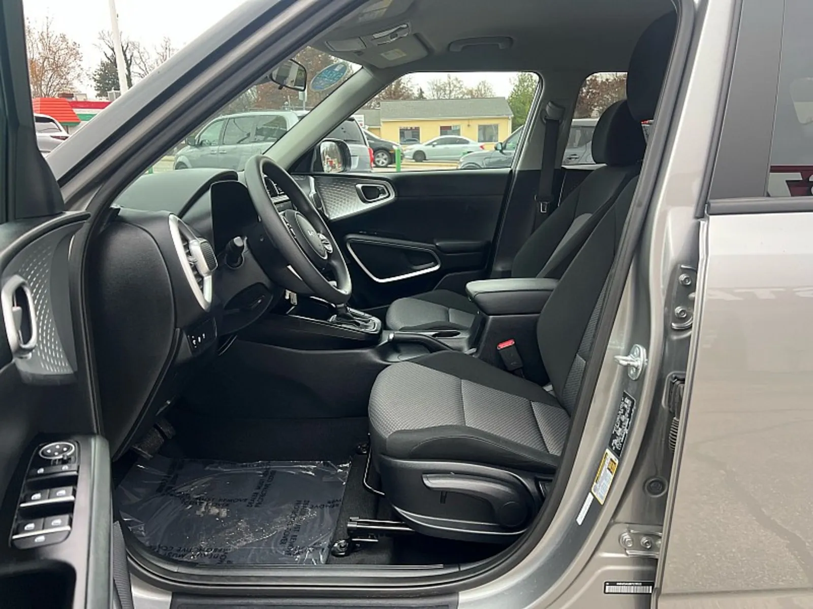 2024 Kia Soul LX - Photo 6
