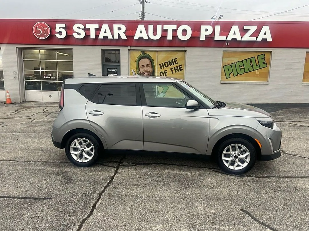 2024 Kia Soul LX IVT