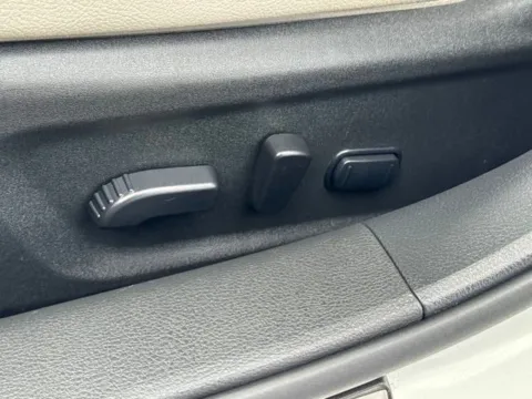 More photos of 2022 Nissan Altima 2.5 Platinum at El Cajon Preowned, CA