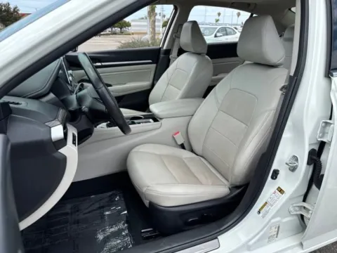 More photos of 2022 Nissan Altima 2.5 Platinum at El Cajon Preowned, CA
