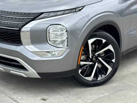 Another view of 2023 Mitsubishi Outlander SE for sale in El Cajon, CA at El Cajon Preowned
