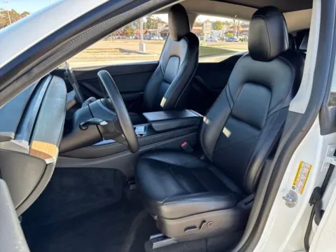 More photos of 2022 Tesla Model Y Long Range at El Cajon Preowned, CA