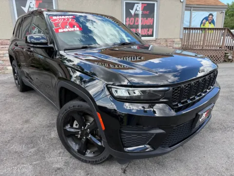 Another view of 2023 JEEP GRAND CHEROKEE ALTITUDE 4WD for sale in Merrillville, IN at Ride Time Auto Finance Merrillville