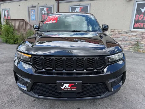 More photos of 2023 JEEP GRAND CHEROKEE ALTITUDE 4WD at Ride Time Auto Finance Merrillville, IN
