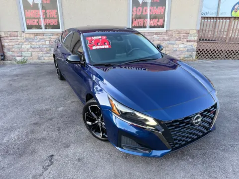Another view of 2023 NISSAN ALTIMA 2.5 SR - AWD for sale in Merrillville, IN at Ride Time Auto Finance Merrillville