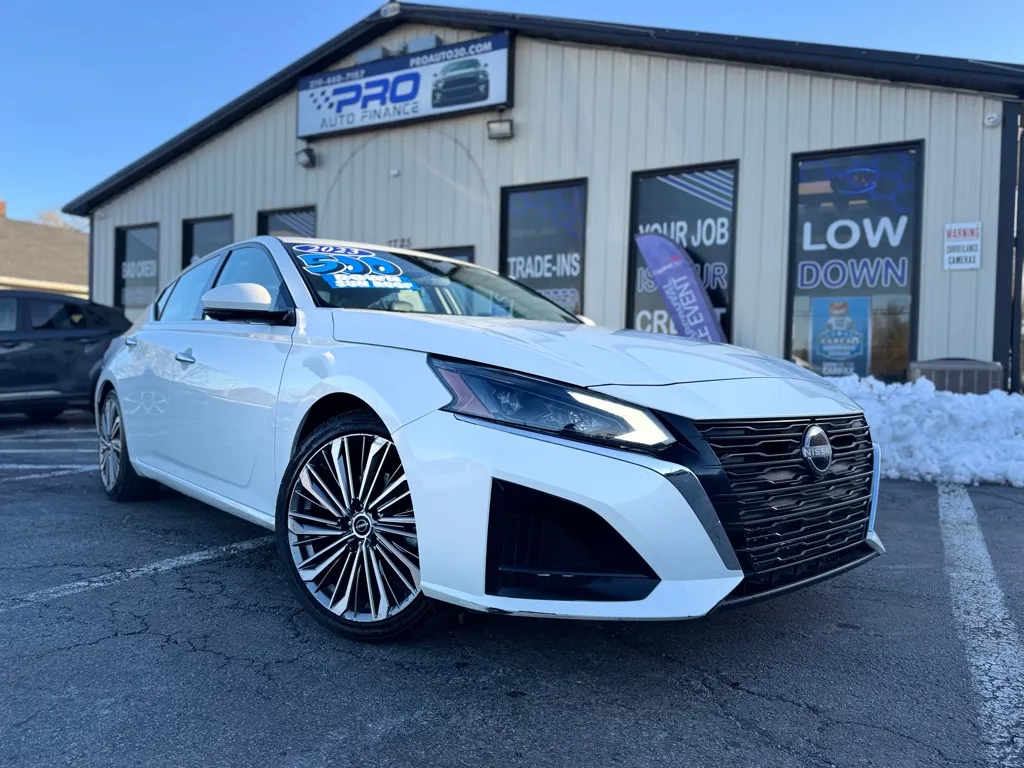 White 2023 NISSAN ALTIMA 2.5 SL for sale in Crown Point, IN