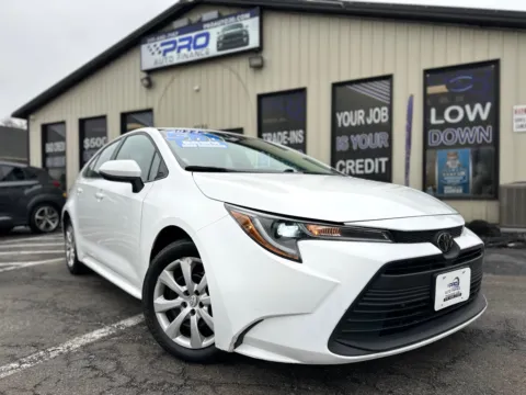 White 2024 TOYOTA COROLLA LE for sale in Crown Point, IN