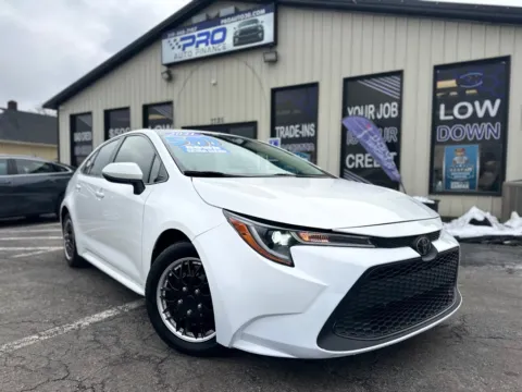 White 2021 TOYOTA COROLLA LE for sale in Crown Point, IN