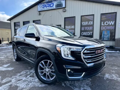 Black 2024 GMC TERRAIN SLT for sale in Crown Point, IN