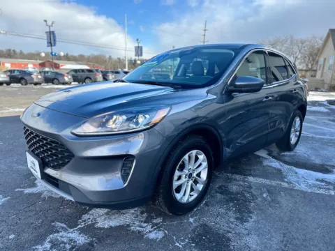 More photos of 2021 FORD ESCAPE HYBRID SE at Pro Auto Finance, IN
