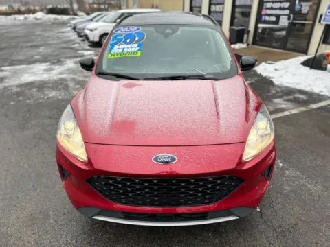 More photos of 2020 FORD ESCAPE HYBRID SE SPORT at Pro Auto Finance, IN
