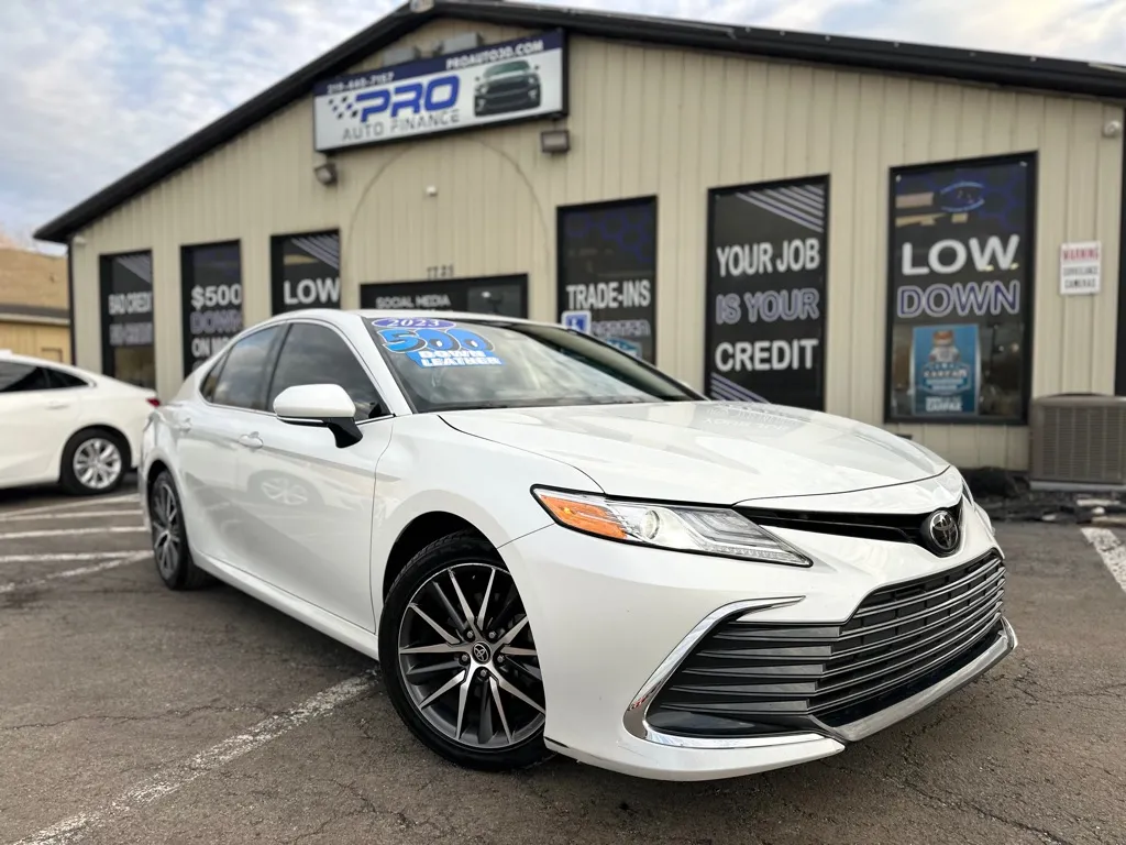 2023 TOYOTA CAMRY XLE for sale in Crown Point, IN