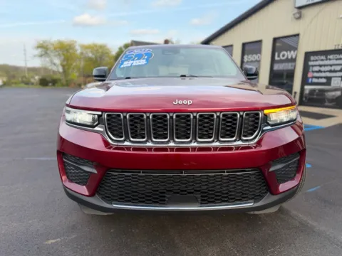 Another view of 2023 JEEP GRAND CHEROKEE LAREDO for sale in Crown Point, IN at Pro Auto Finance