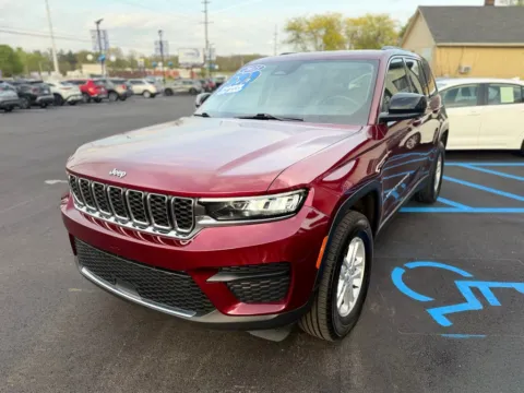 More photos of 2023 JEEP GRAND CHEROKEE LAREDO at Pro Auto Finance, IN