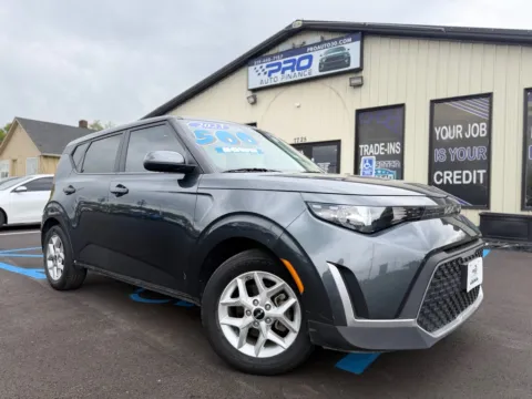 Gray 2023 KIA SOUL LX for sale in Crown Point, IN