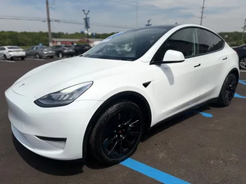 More photos of 2020 TESLA MODEL Y LONG RANGE at Pro Auto Finance, IN